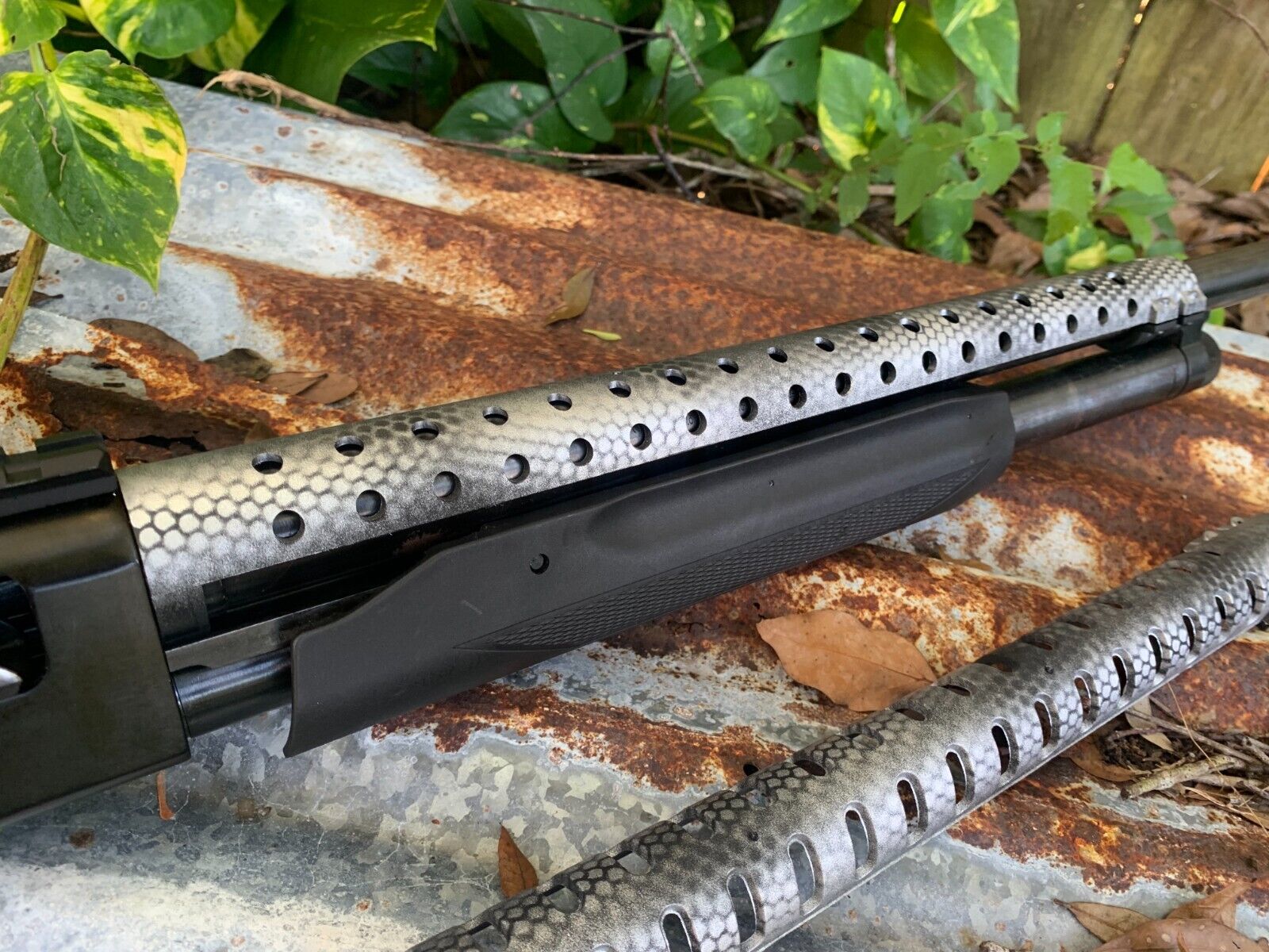 Custom MARINECOAT SILVER GRID HAWK 982 Heat Shield Shotgun-img-1